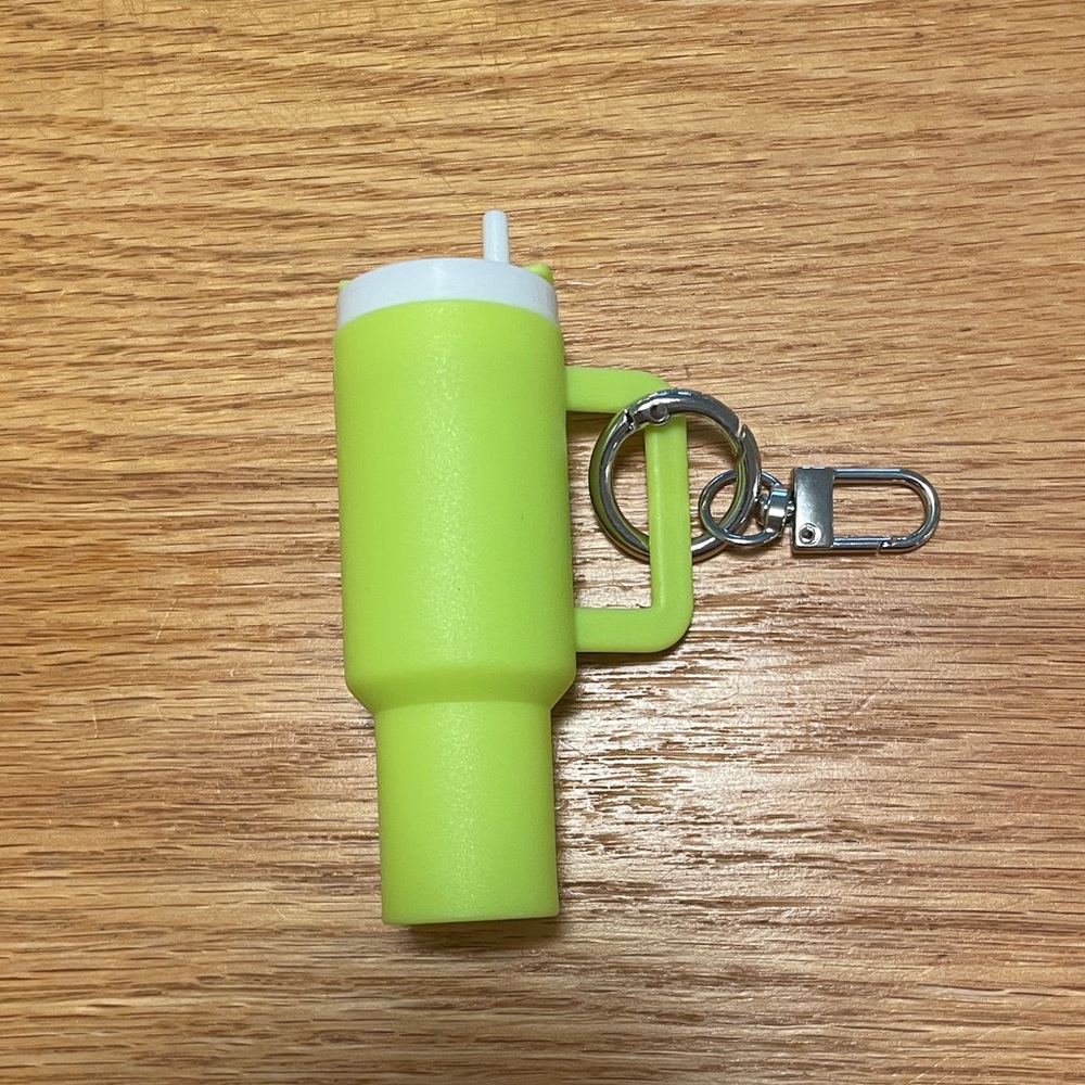 💫FREE with purchase keychain